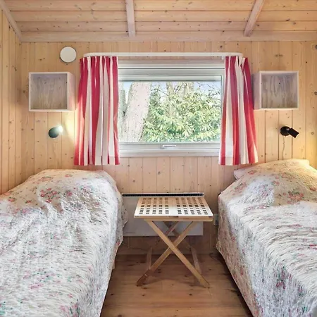 M111-vaeggerlose-skovlystvej-54 * Bøtø By